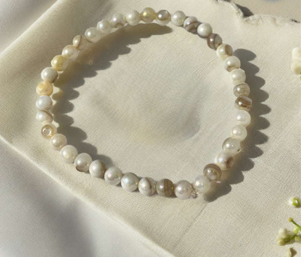 Bead Bracelet with Freshwater Shell &amp; Pearl Beads