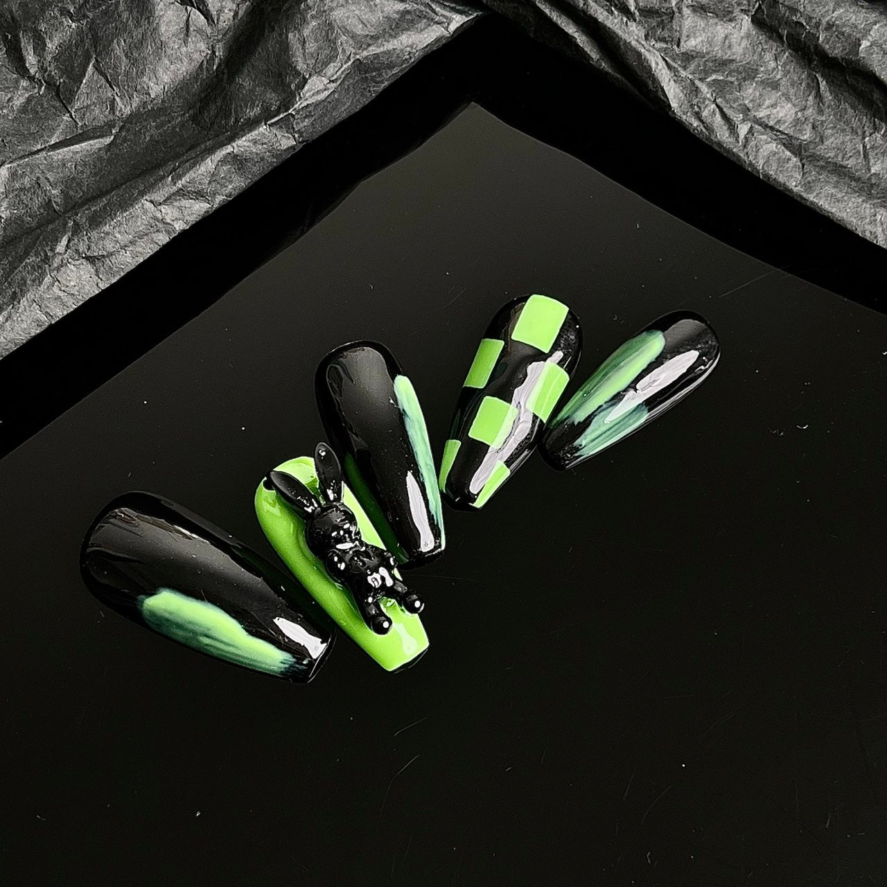 Handmade Cyberpunk Dark Hot Bunny Press-on Nail Art | ZAKAPOP