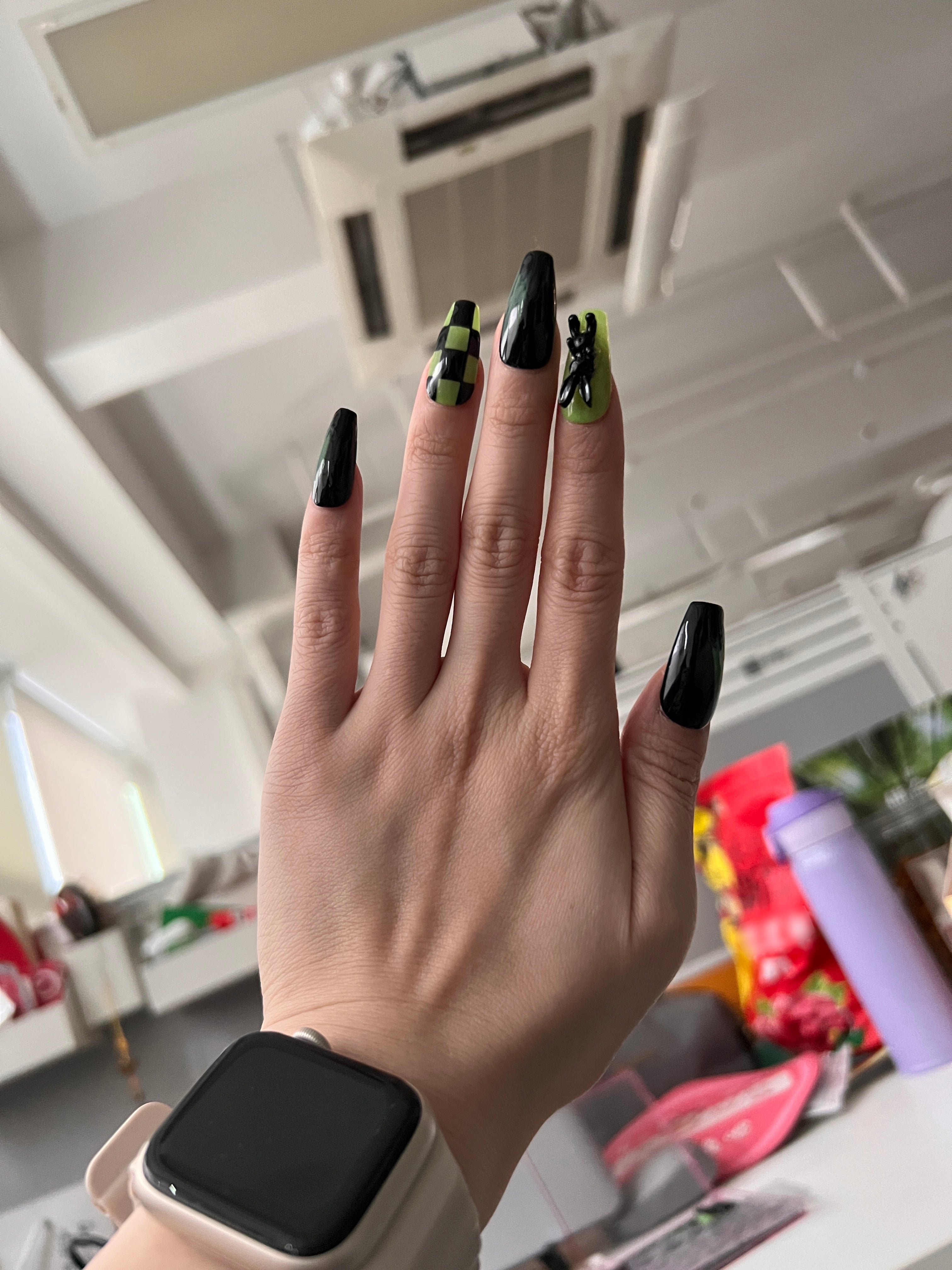 Handmade Cyberpunk Dark Hot Bunny Press-on Nail Art | ZAKAPOP
