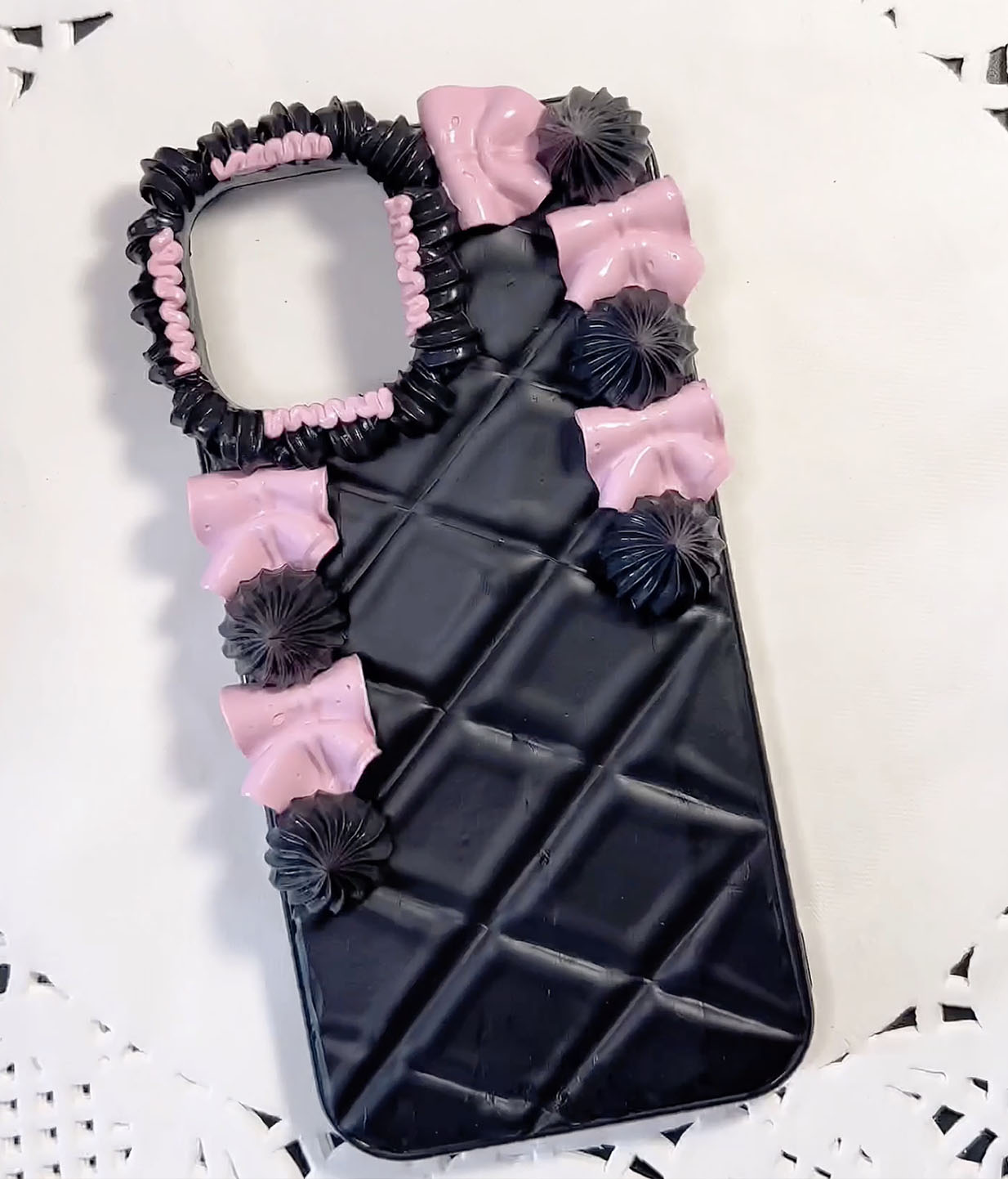 Handmade Sofa Luxe Sweet & Cool Cream Phone Case (Customizable) | ZAKAPOP
